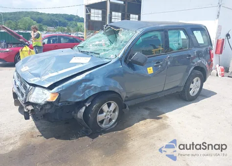 2011 Ford Escape Xls z USA, uszkodzony, nr VIN 1FMCU0C7XBKA96569